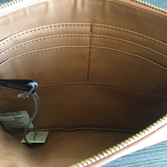 Fossil Pink Stripe Large Clutch - Picture 10 of 12